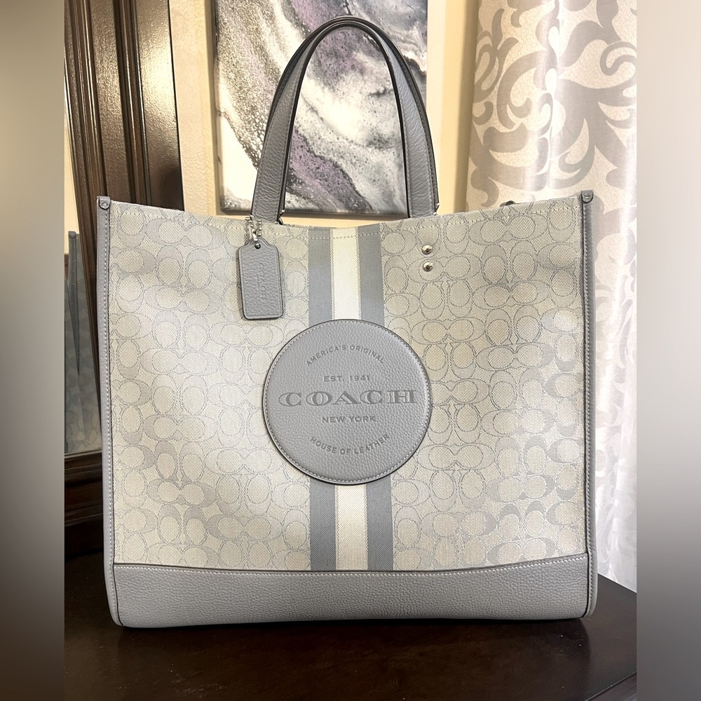 COACH Dempsey Tote 40 in Marble Blue